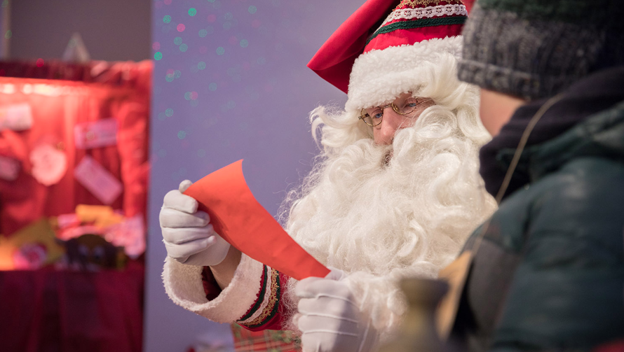 Babbo Natale Lavoretti Di Natale Per Adulti.Il Buon Babbo Natale Ci Presenta La Sua Casa Bergamasca A Gromo Prima Bergamo