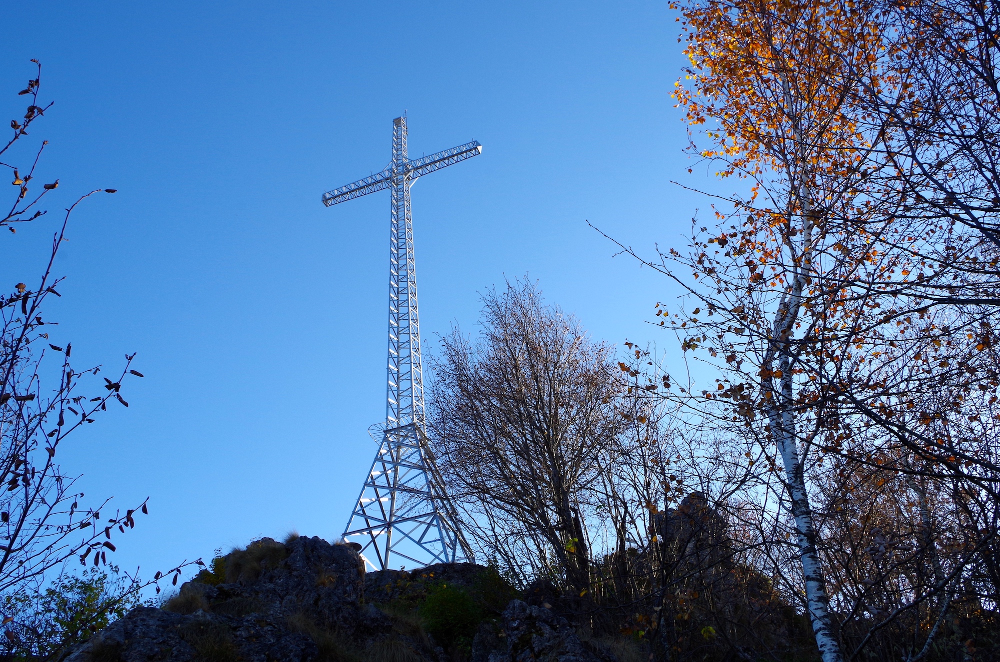 11 - Croce di vetta Monte Zucco