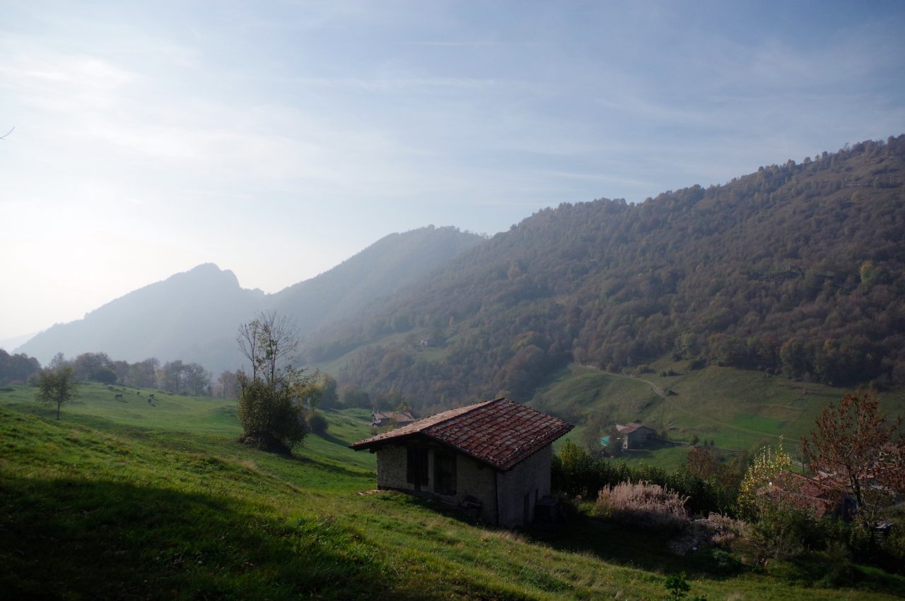 Giro delle Podone, monti e storia