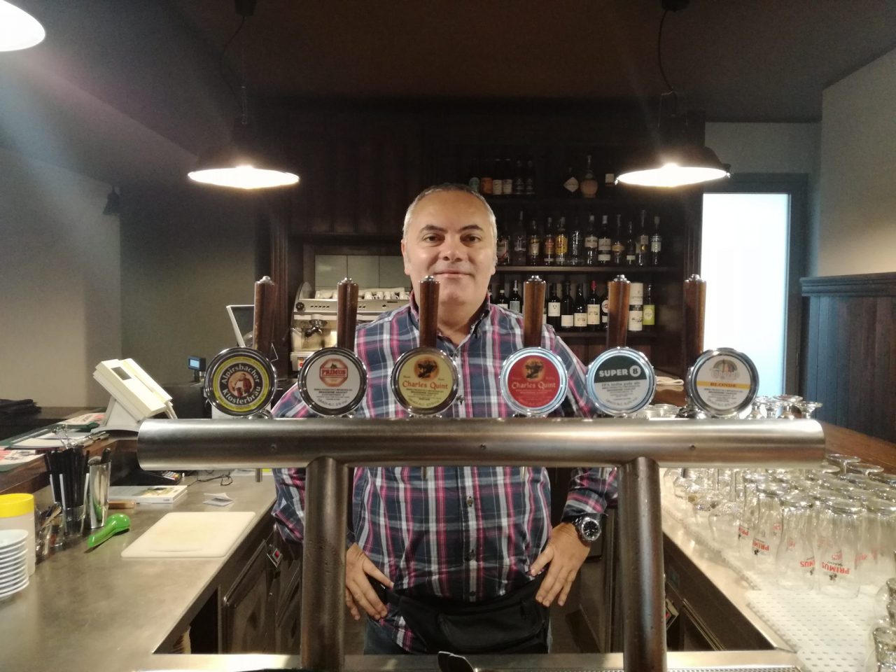 L’odissea burocratica di Mauro per una insegna per il suo pub