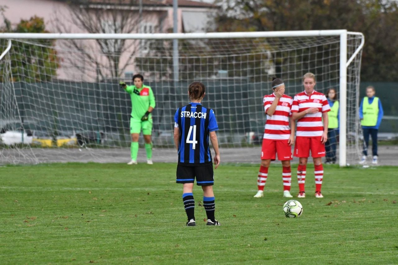Il punto sul calcio femminile Il 18 il derby che sa di salvezza