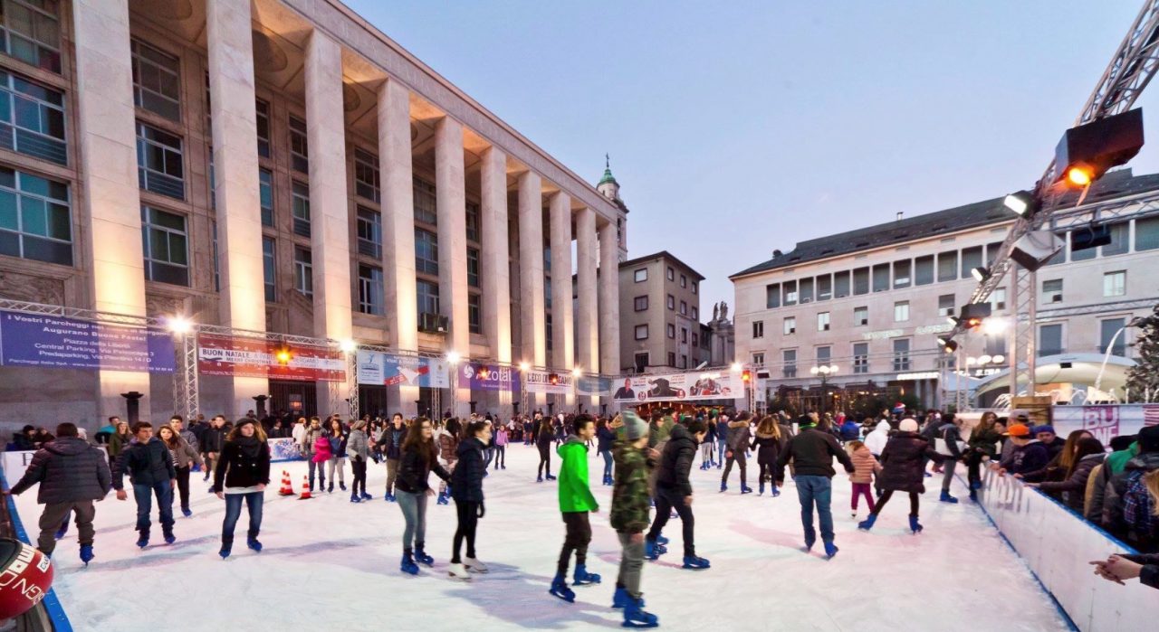 Pattinaggio in Piazza della Libertà con i pinguini per i principianti