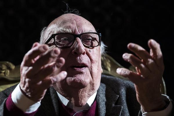Camilleri cieco come Tiresia «Ora vedo tutto con più chiarezza»