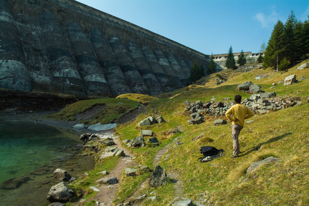 Il ricordo della diga maledetta Il Gleno fra memoria e natura