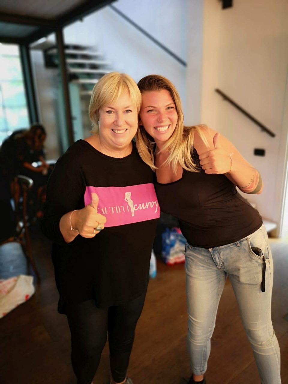 Alessia, la bergamasca tutta curve protagonista del calendario curvy