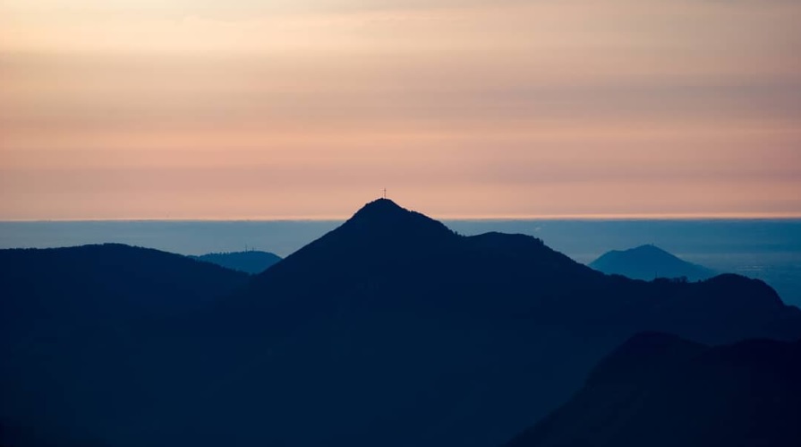 Ombre e montagne, all’alba (Canto Alto) – Filippo Manini