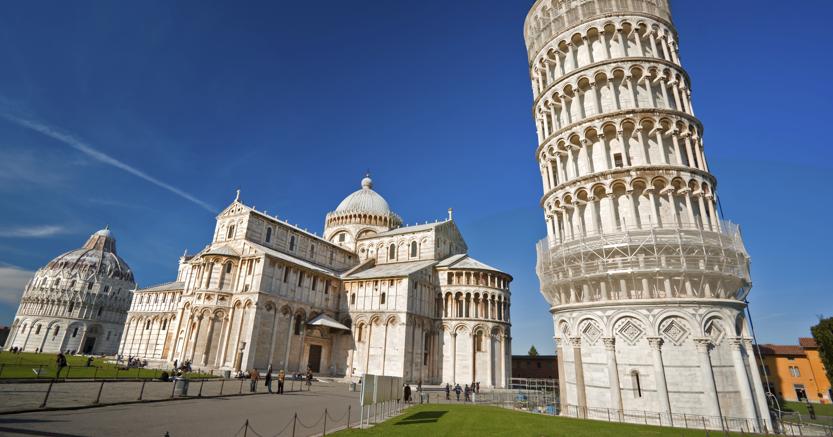 La Torre di Pisa s’è tirata un po’ su