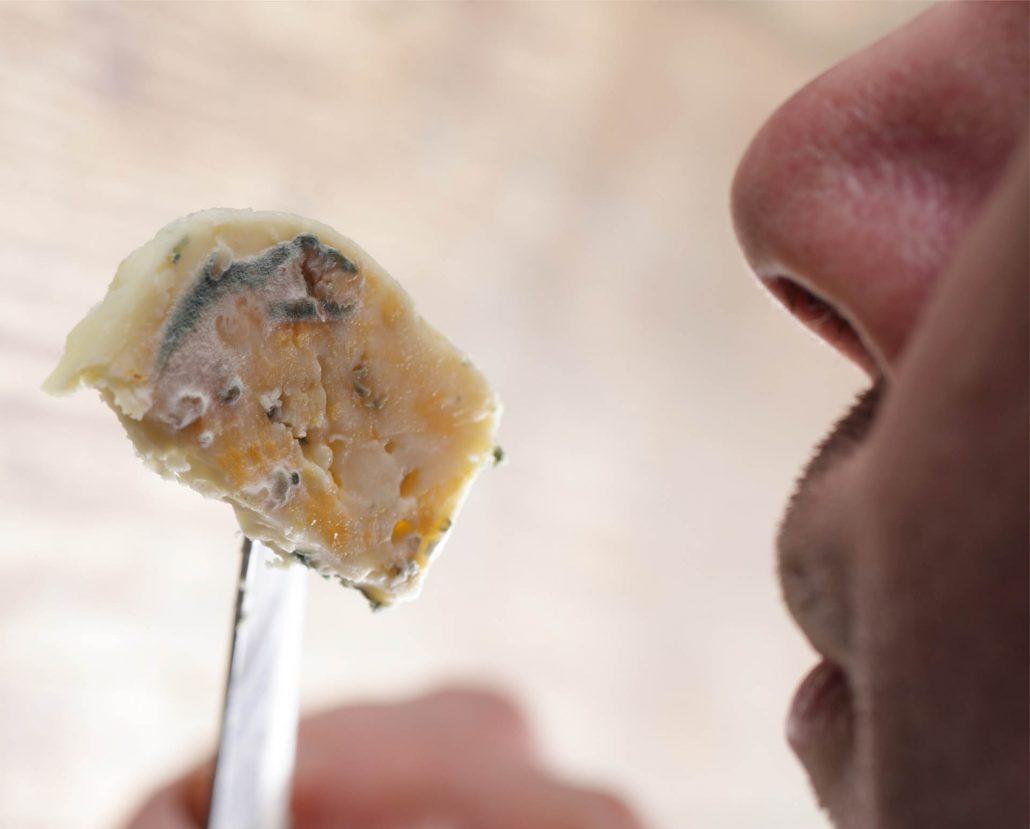 Pensieri segreti di una commessa Il contemplatore silente di formaggi