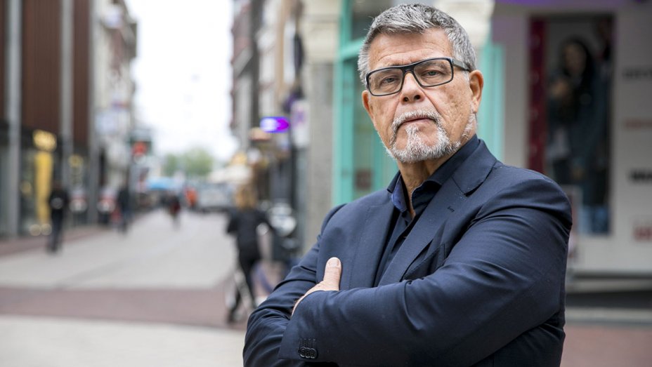 Il bizzarro pensionato olandese che vuol avere vent’anni di meno