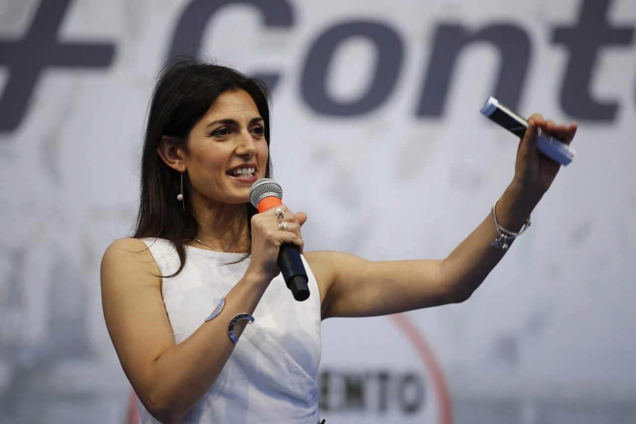 Cinque notizie che non lo erano La borsa della Raggi non è Hermès