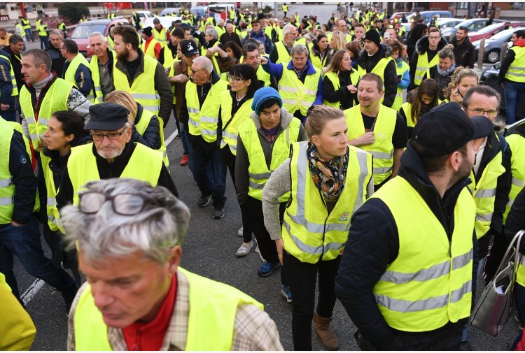 Francia, un nuovo (strano) ’68 La periferia attacca le élite