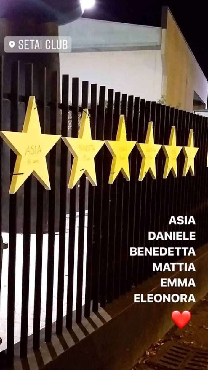 Alla discoteca Setai appese 6 stelle per ricordare le vittime di Corinaldo