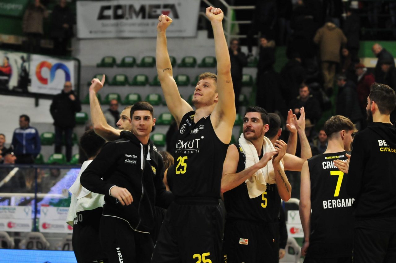 Il punto sul basket bergamasco La BB14 vince e brinda al Natale