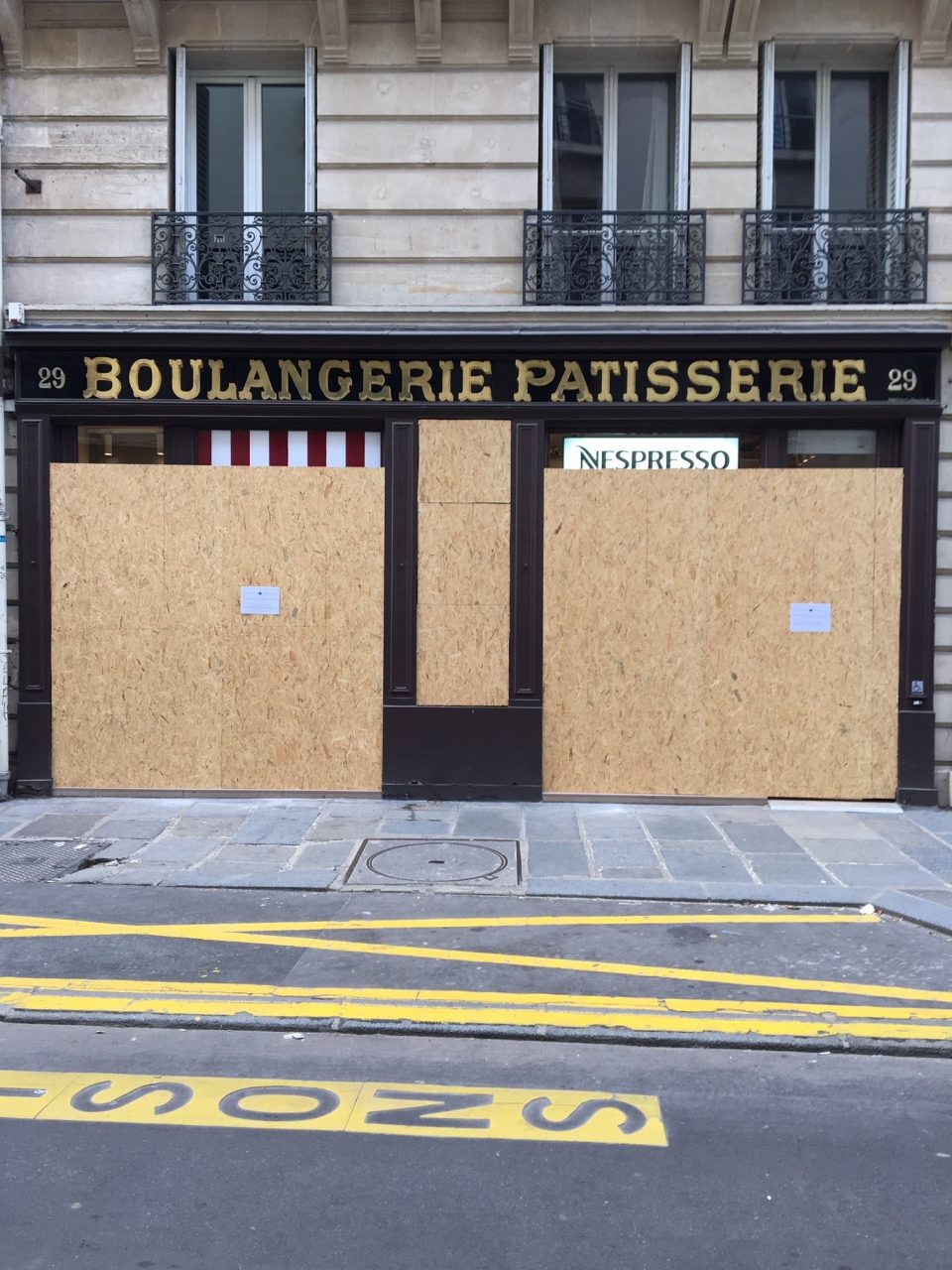 Ho visto Parigi sotto assedio terrorizzata dalla gente normale