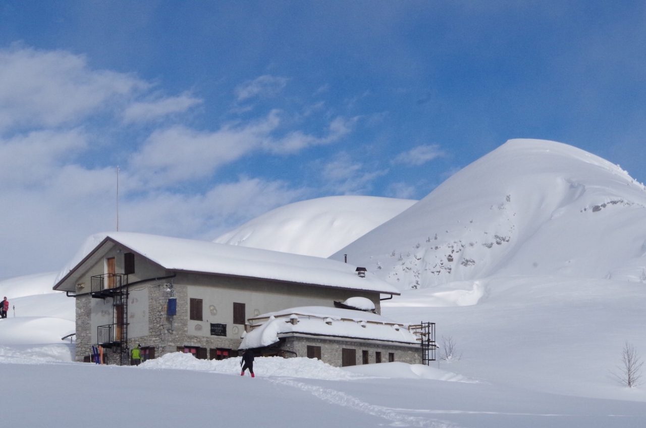 I rifugi bergamaschi dove passare Natale e Capodanno, tra neve e cibo