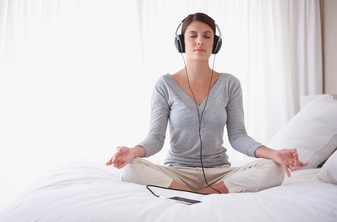Per dormire bene, siate più zen (e ascoltate un po’ di musica yoga)