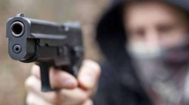 Il rapinatore individuato col Dna 12 anni dopo e i colpi in passato alla “Point Break”