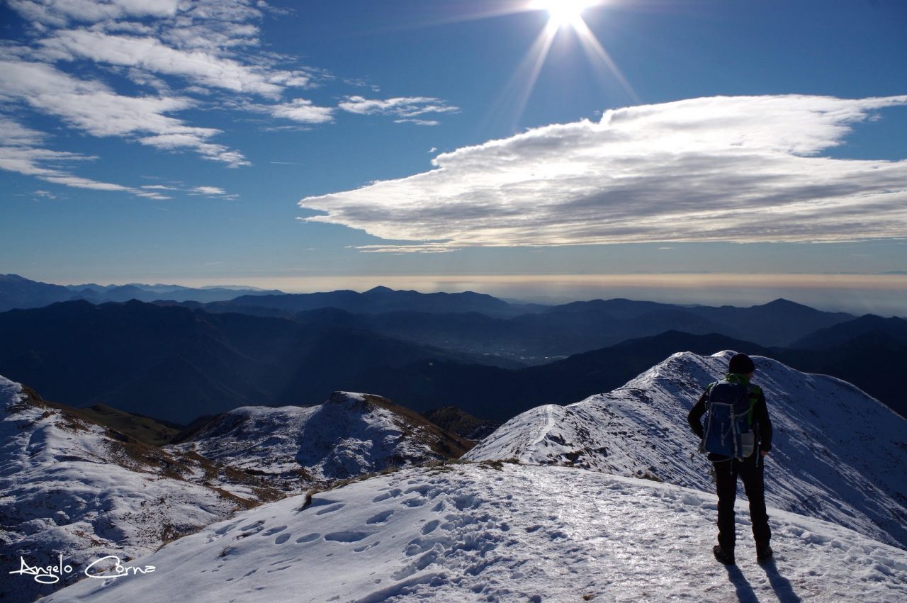 In cima al Monte Grem, tra due Valli – Angelo Corna