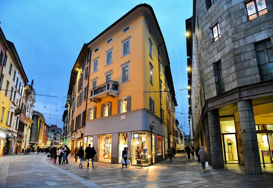 Dove oggi facciamo shopping c’erano una volta delle chiese