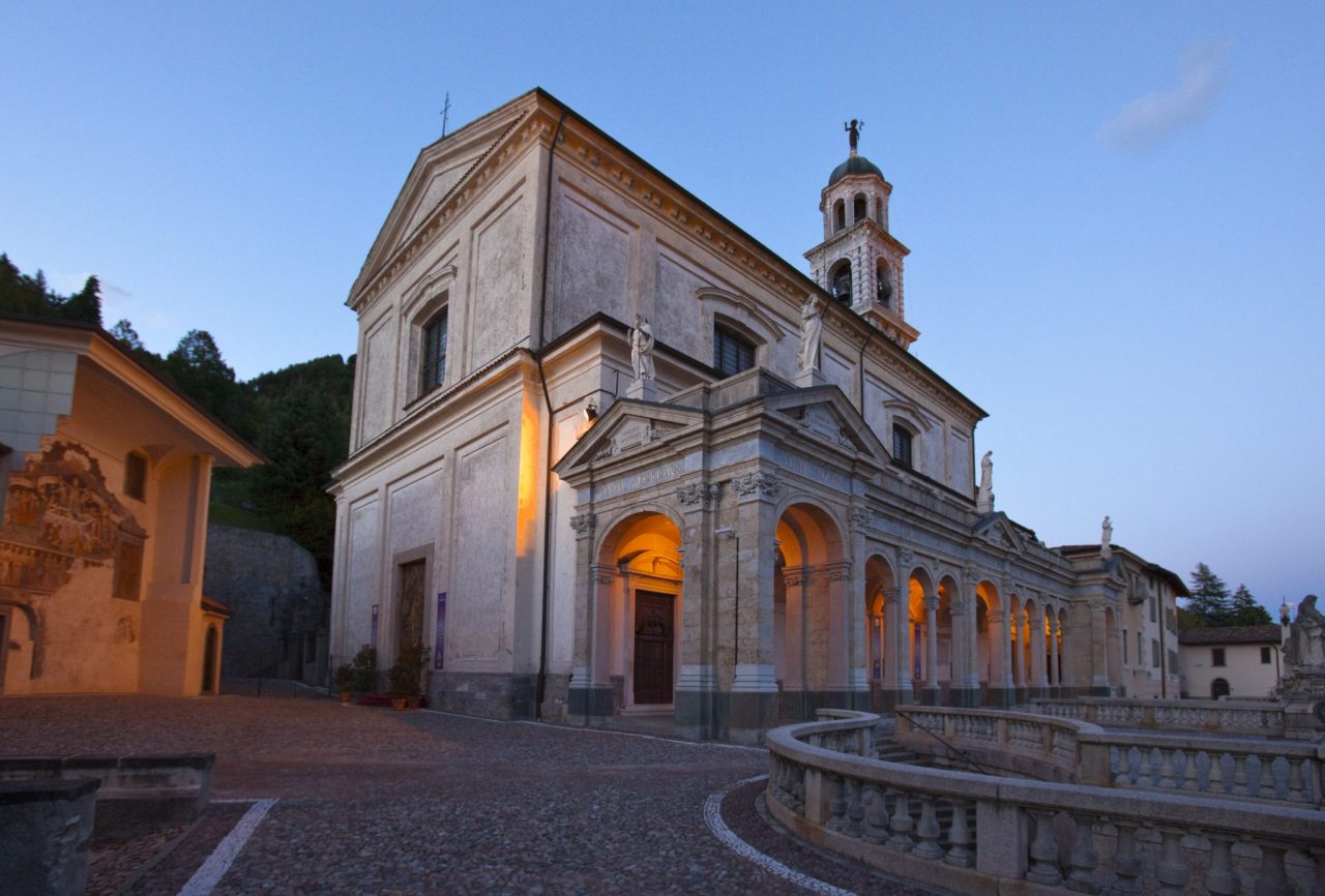 Dalle sagrestie alle formaggelle Tour in Valle tra le sue ricchezze