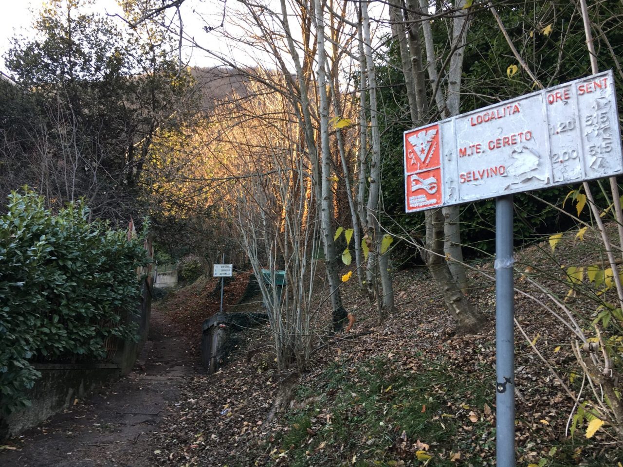 Perché, nonostante le sentenze la strada per Piazzo resta chiusa?