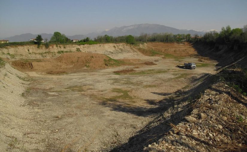 Svuotavano la ex cava Cividini Ma il Comune di Dalmine li perdona