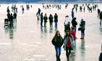 Lago ghiacciato, spessore di 15 cm Folla a Monasterolo (avvisi ignorati)