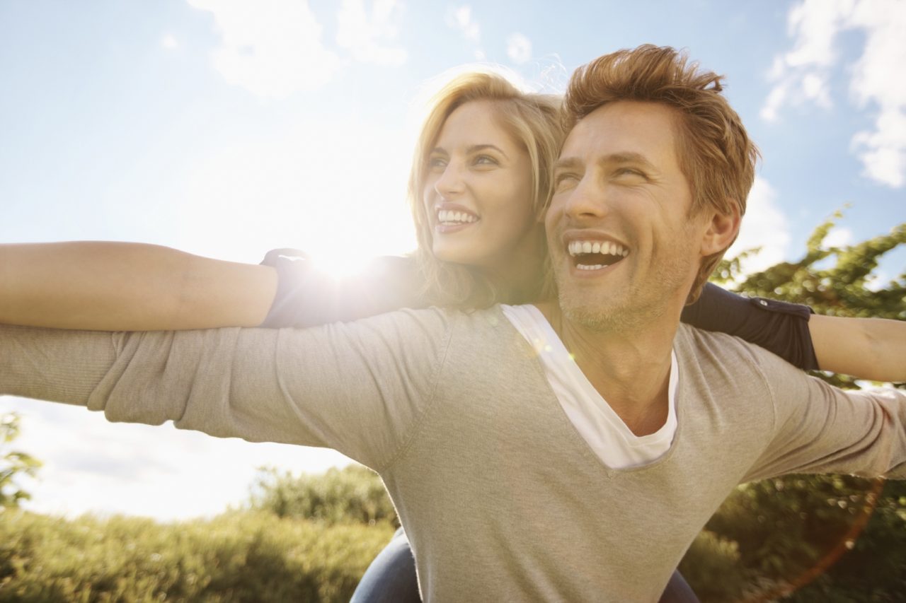 Le vere armi di conquista (e fedeltà) sono l’ironia e la sana presa in giro