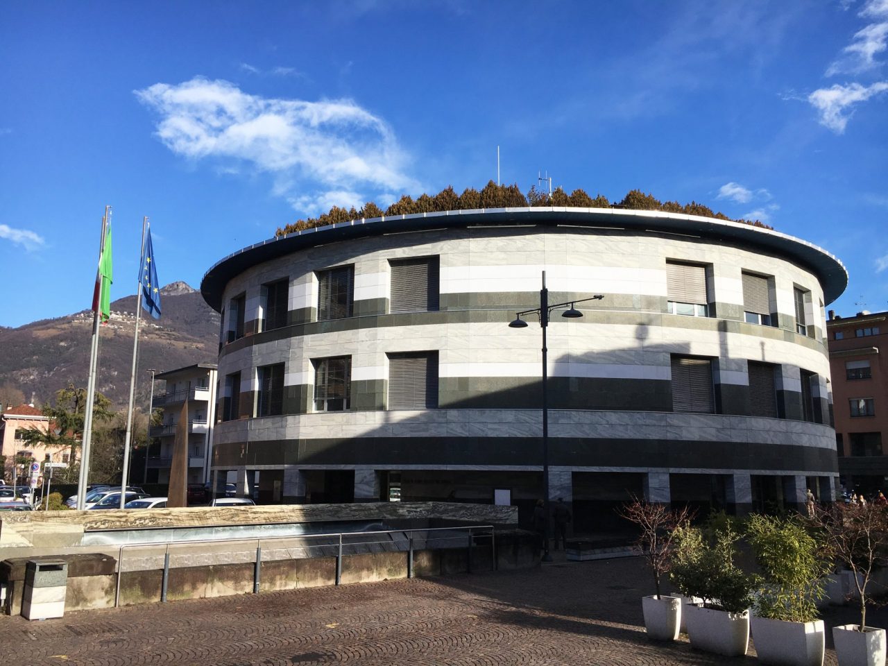 Albino, le donne delle pulizie trattate come fossero degli stracci