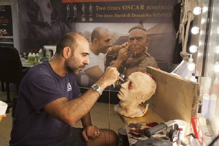 Trucco da quasi Oscar alla Gamec Performance di Vittorio Sodano