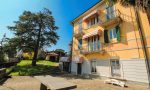 Sui nostri Colli vendono una villa che guarda su un angolo di Toscana