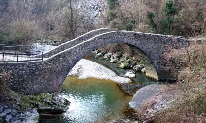 Storie e leggende delle nostre valli Il ponte del Cappello e il suo leone