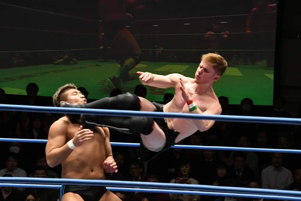 Il wrestler bergamasco in Giappone Akira Begnini e il suo sogno sul ring