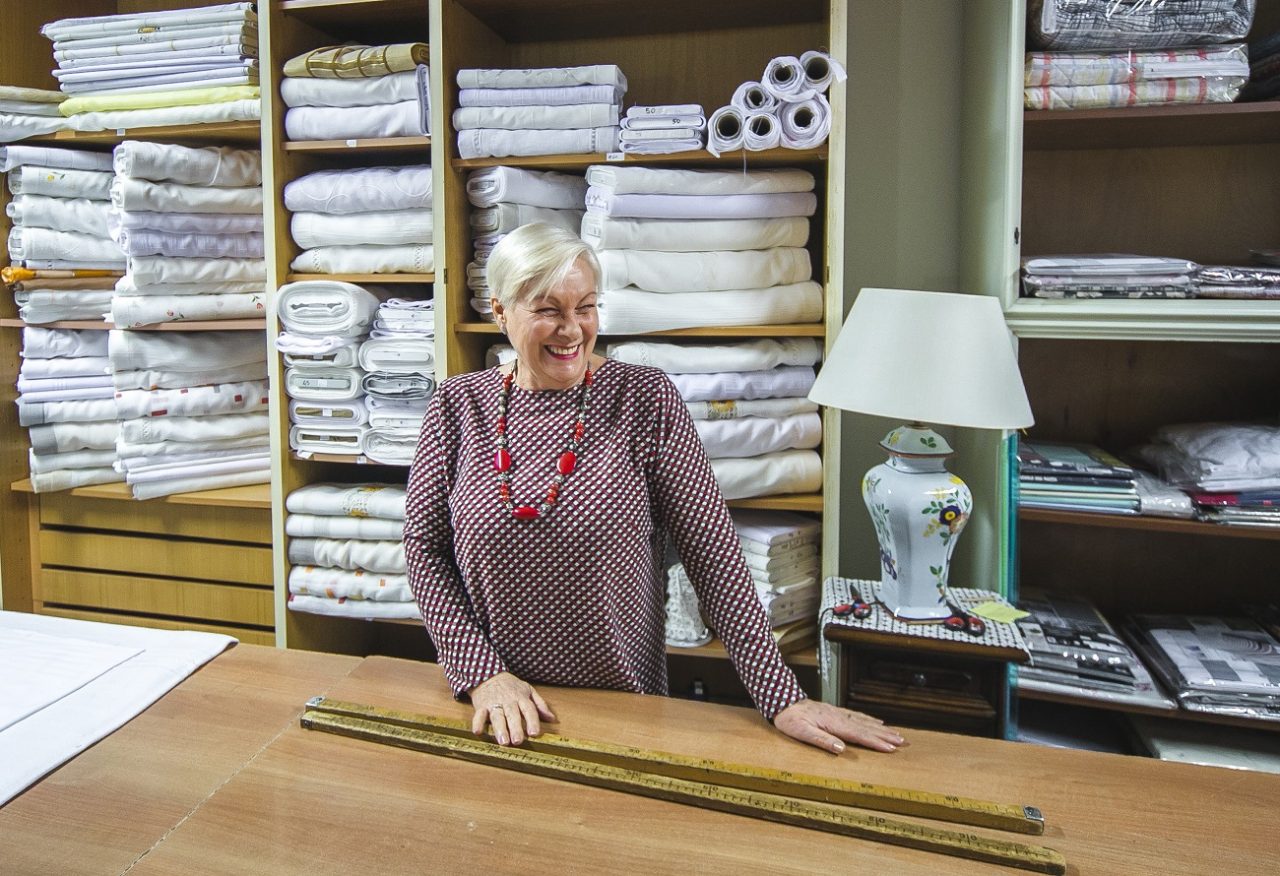 I tessuti di Sese in Borgo Palazzo e una storia che scalda il cuore