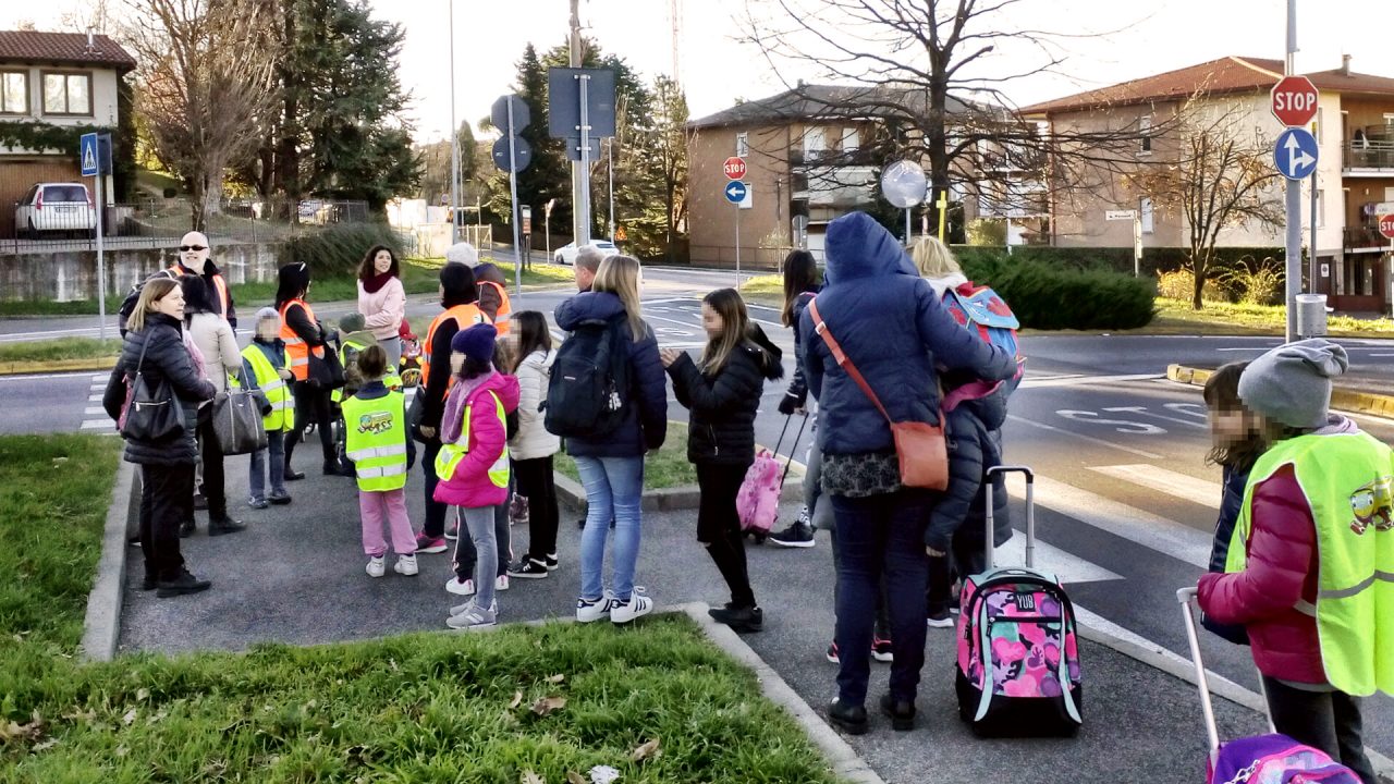 Piedibus, a breve a Bergamo ripartirà il servizio dedicato ai giovani alunni