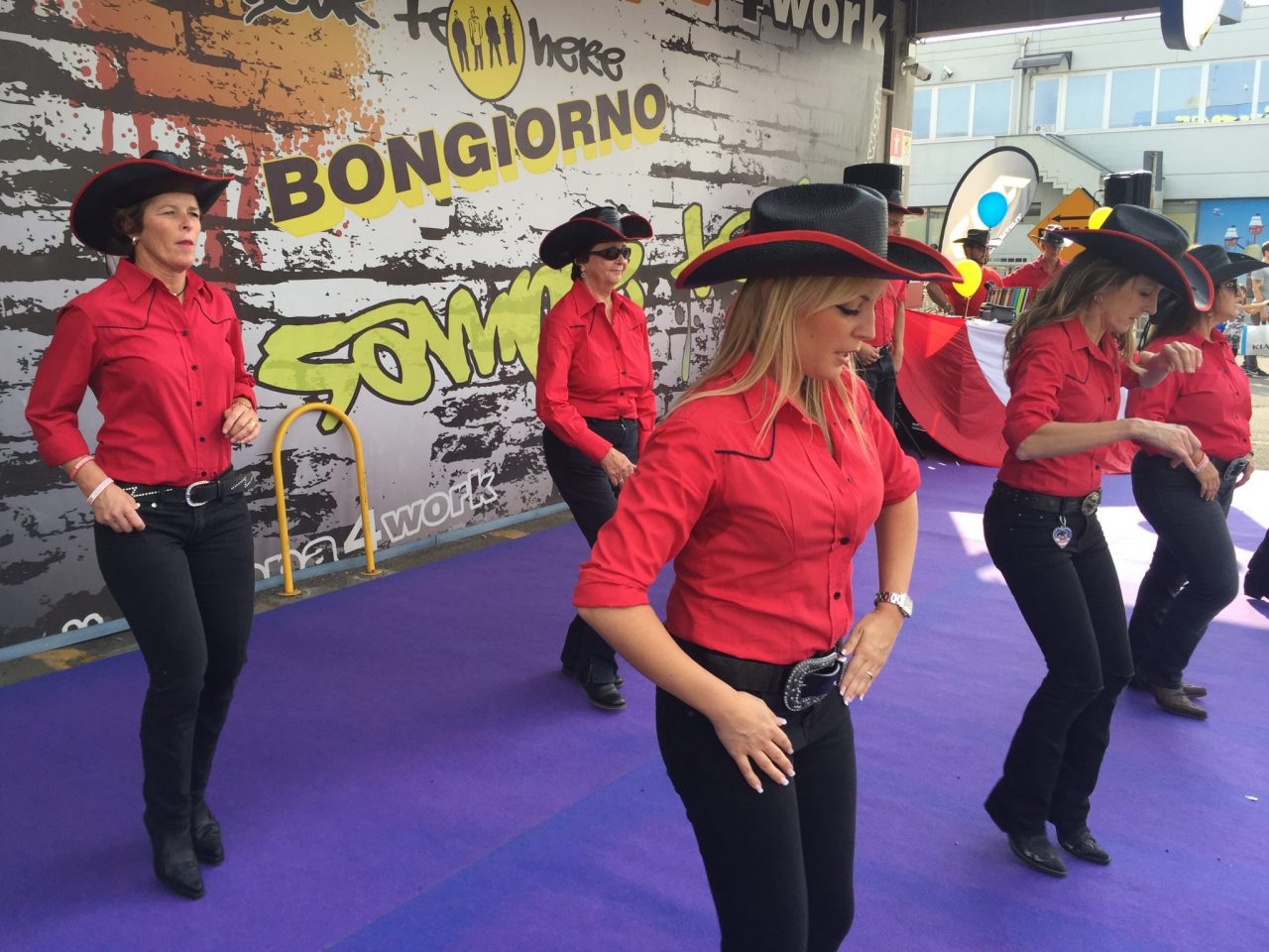 A Bergamo tutti ballano il country
