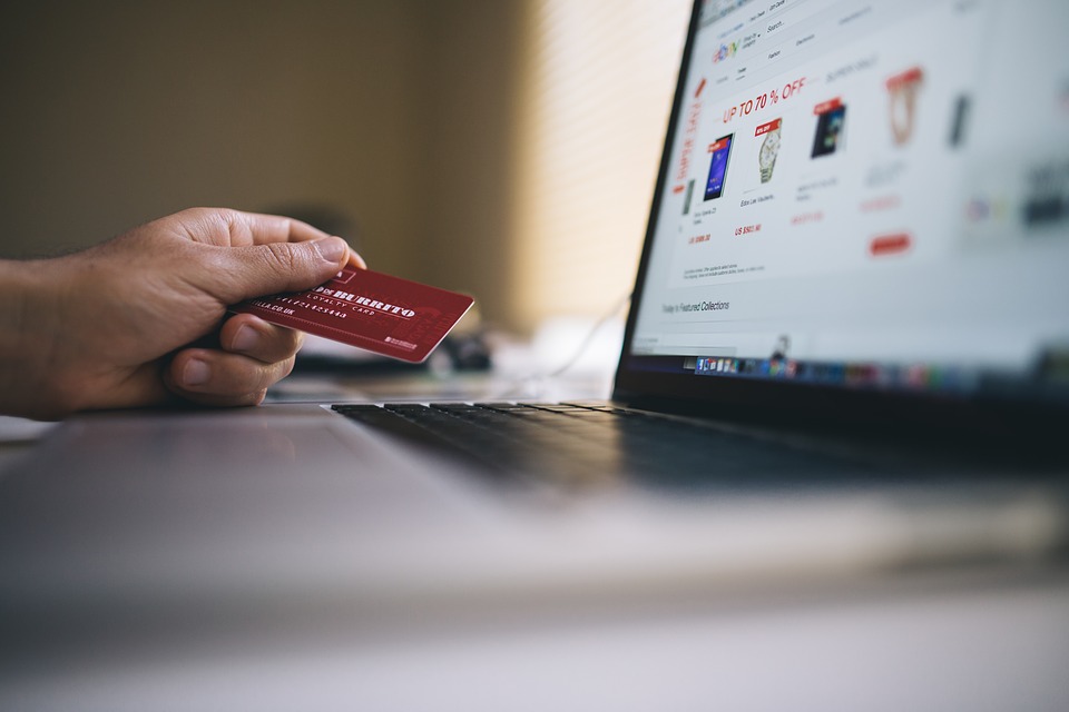 Come evitare le truffe online e i migliori siti su cui fare shopping