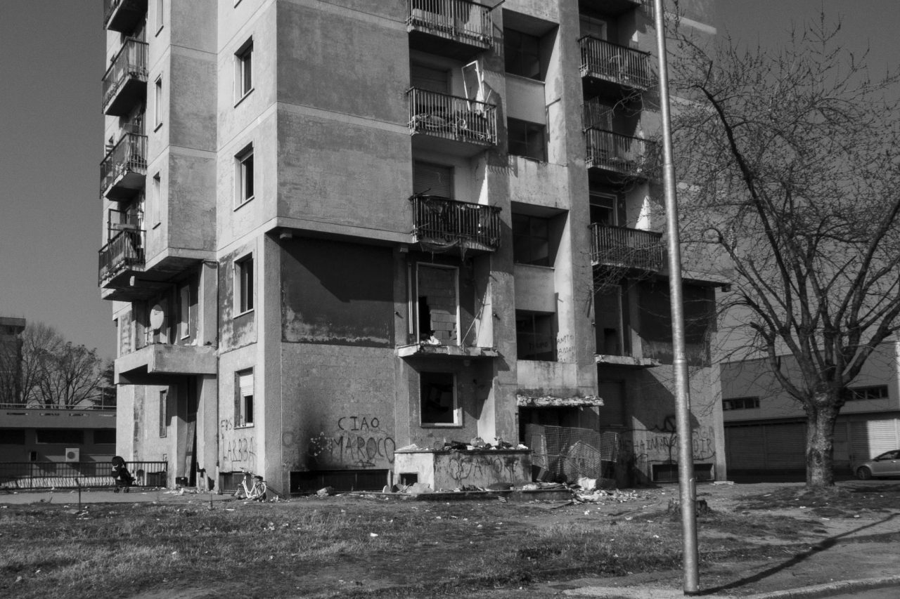 Tour fotografico in bianco e nero a Zingonia, una utopia fallita