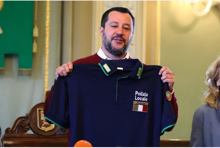 Botte ai tifosi, cos’ha detto Salvini
