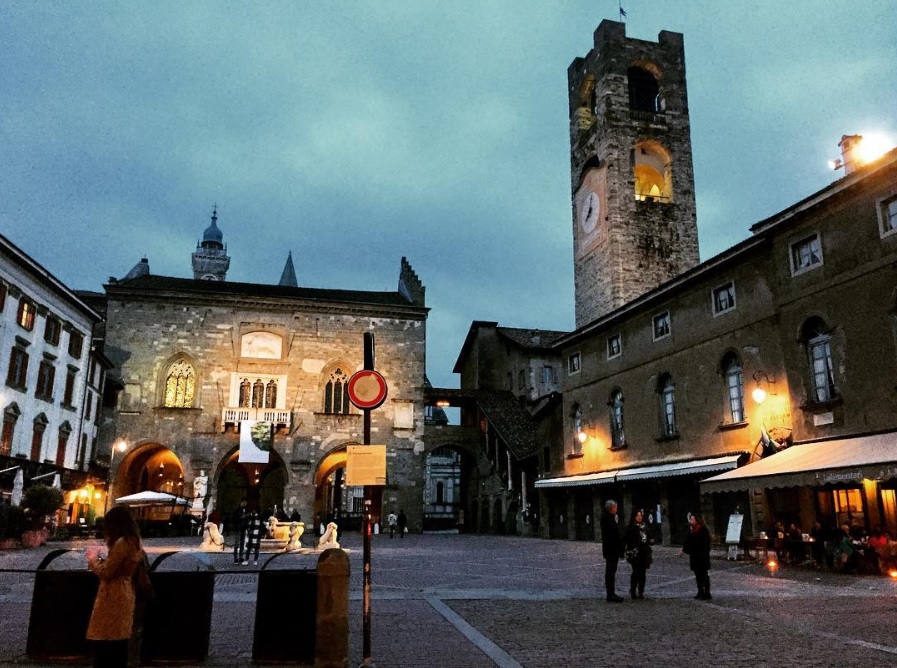 C’era una volta in Piazza Vecchia – Simone Grillo