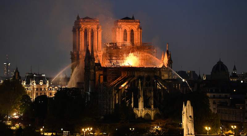 Cinque notizie che non lo erano Nessun complotto su Notre Dame