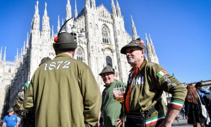 Niente finanza, business o moda Per tre giorni, Milano è degli Alpini