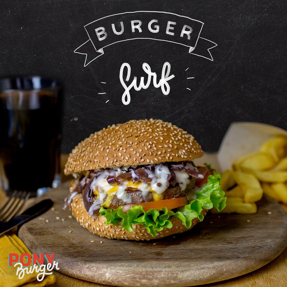 Domenica tra hamburger e vinili Redona, musica a pancia piena