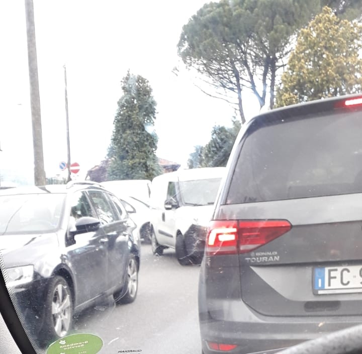 L’insostenibile traffico a Briolo