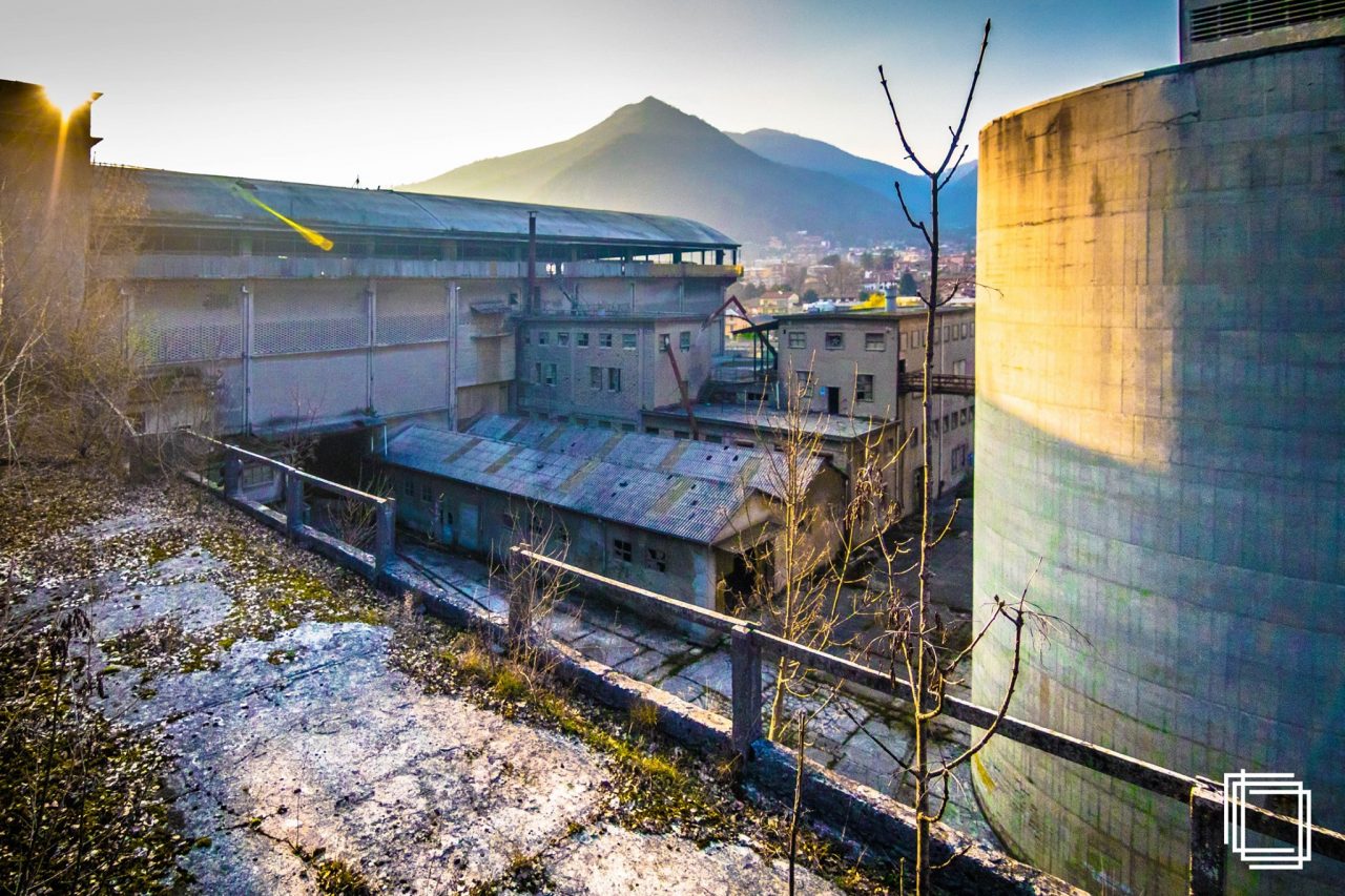 Le foto della fine all’Italcementi (come un gigante triste ad Albino)