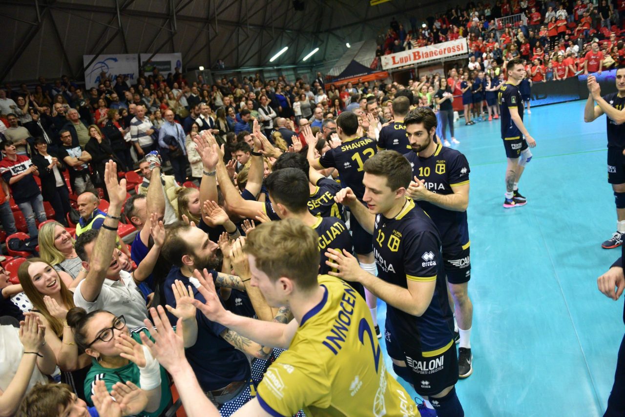 Olimpia ko, ma ce l’ha messa tutta E l’abbraccio dei tifosi lo dimostra