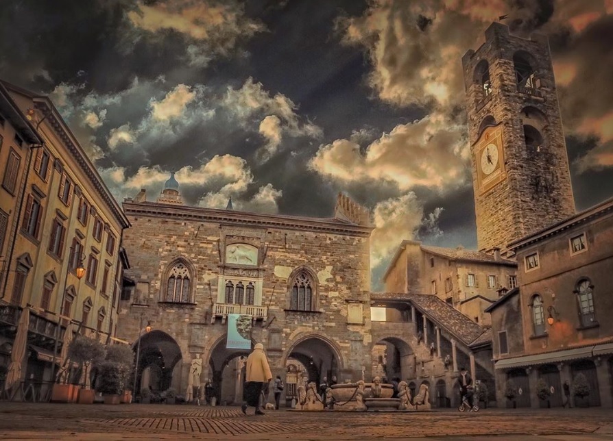 Bergamo e nuvole vintage – Jacqueline
