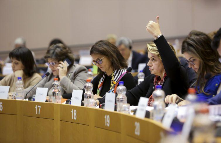 Chi porta più donne a Strasburgo? Roba da non credere: è la Lega