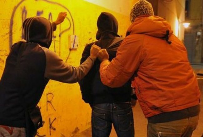 Ragazzino preso a botte a Pagazzano per maglietta e monopattino: arrestato 18enne
