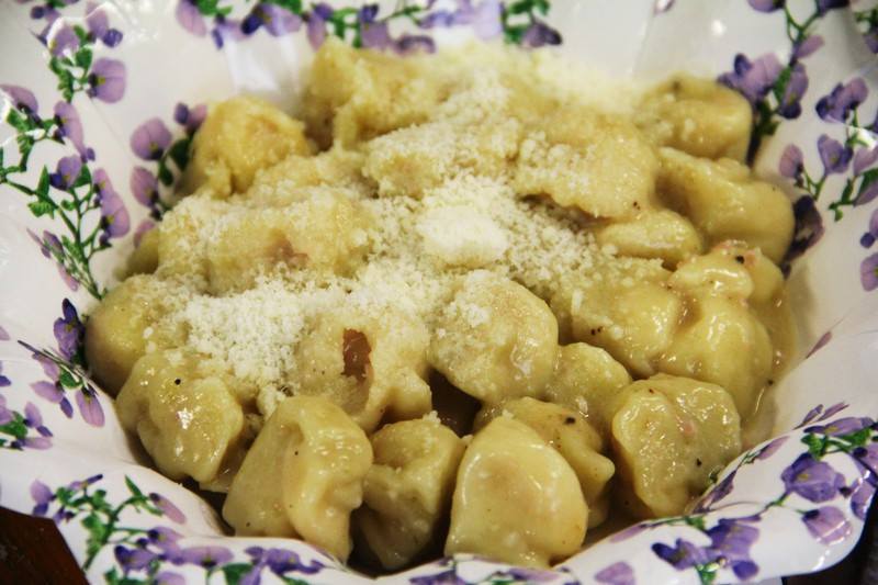 Besciamella, cotto e mozzarella Gnocchi ripieni, parte la sagra
